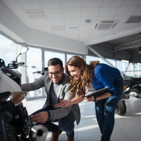 Wholesale Scooters: A Buying Guide for Dealers and Retailers