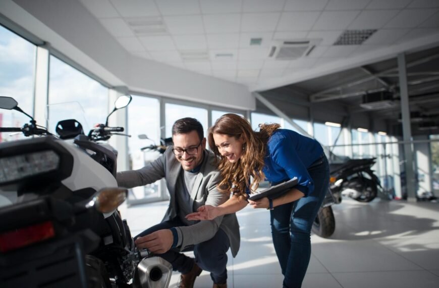 Wholesale Scooters: A Buying Guide for Dealers and Retailers