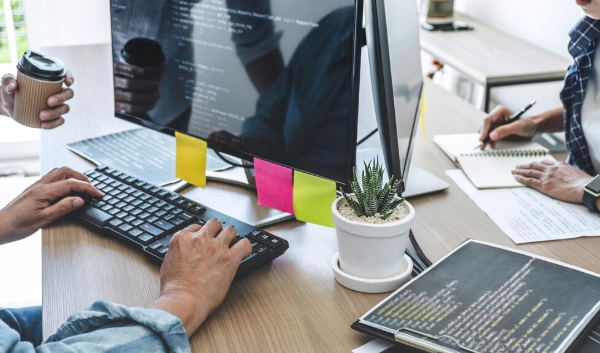 How SEO and Web Development Work Together to Build a Strong Online Presence